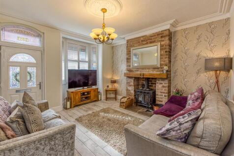 21 Zoar Street-Living Room.jpg