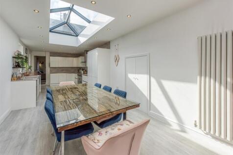 21 Zoar Street-Kitchen (2).jpg