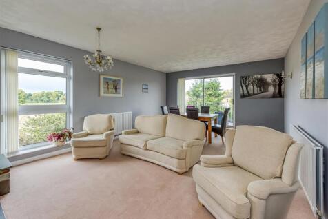 6 St Johns close-Sitting Room (3).jpg