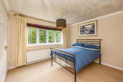 6 St Johns close-Bedroom 2.jpg