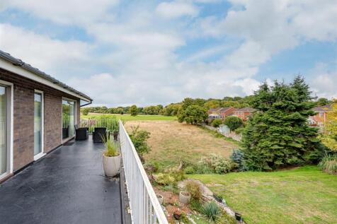 6 St Johns close-External.jpg