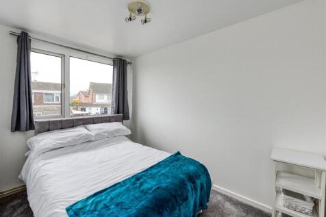 3 Chapel Close-Bedroom 2.jpg