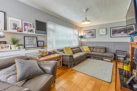 12 Strathmore Crescent-Living Room (3).jpg