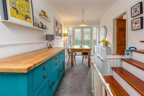 12 Strathmore Crescent-Dining Room (2).jpg