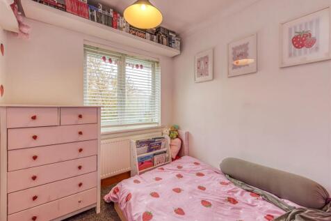 12 Strathmore Crescent-Bedroom 3.jpg