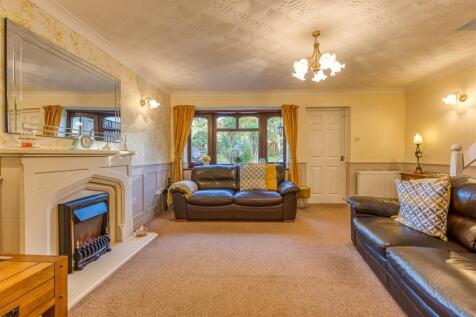 13 Eversley Grove-13.jpg