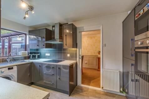 13 Eversley Grove-01.jpg