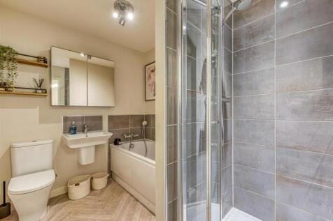 25 Rosemary Road-Bathroom.jpg