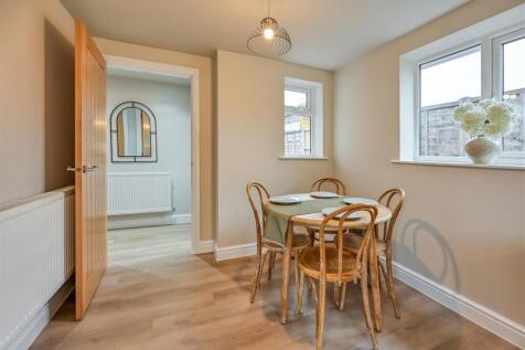 22a Dawley Road-05.jpg