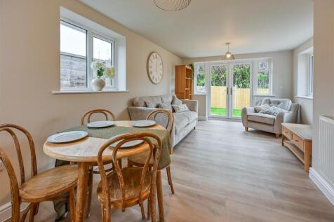 22a Dawley Road-07.jpg