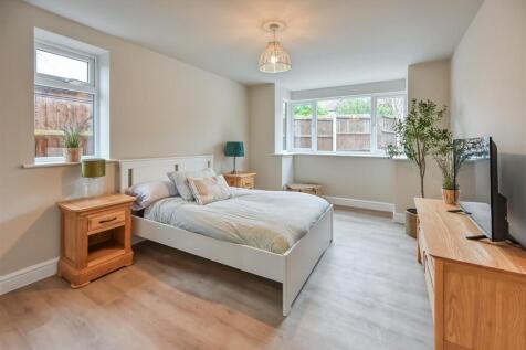 22a Dawley Road-09.jpg