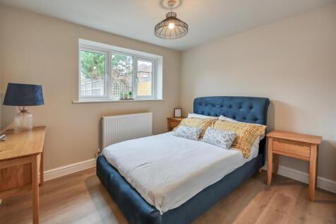 22a Dawley Road-08.jpg