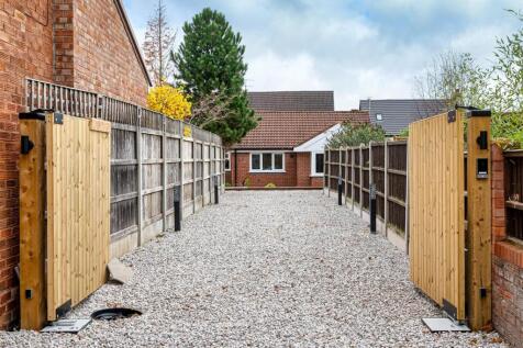 22a Dawley Road-16.jpg