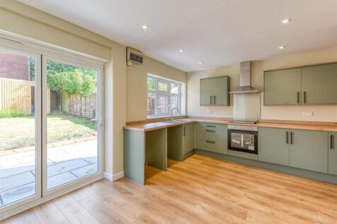 2 Sandhurst Drive-Kitchen (2).jpg