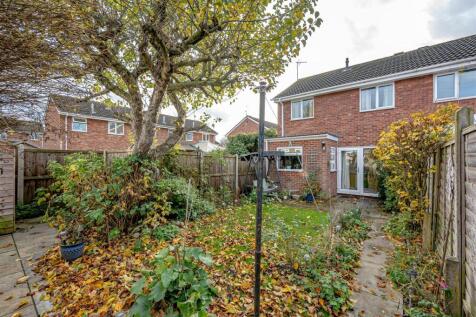 18 Longford Close-11.jpg