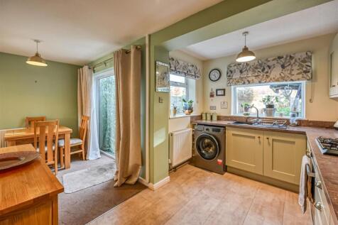 18 Longford Close-7.jpg