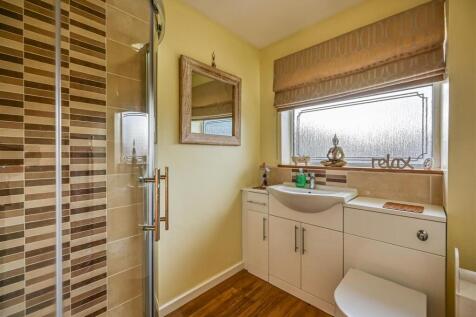 18 Longford Close-1.jpg