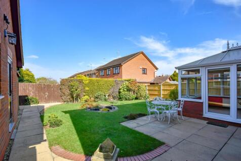 15 Penleigh Gardens-External.jpg