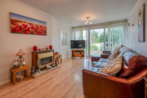 12a Blakeley Heath Drive-1.jpg