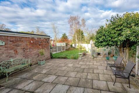 12a Blakeley Heath Drive-8.jpg