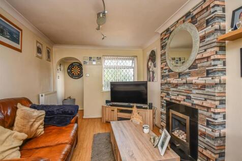 25 Foley Grove-Living Room.jpg