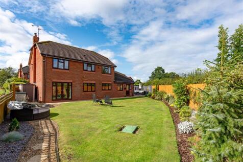 103 Six Ashes Road-rear SEPT23.jpg