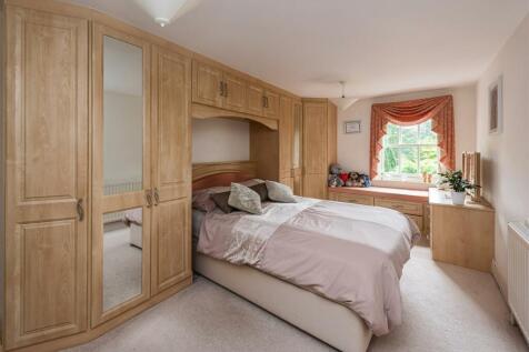 11 Leaton Hall-bedroom.jpg