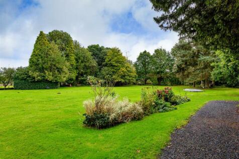 11 Leaton Hall-gdn2.jpg