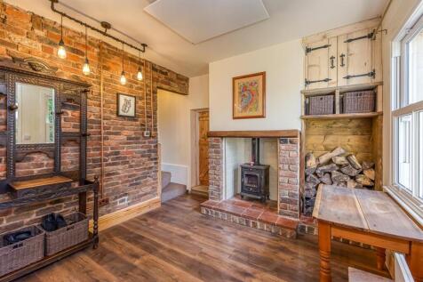458 Himley Road-Hall.jpg