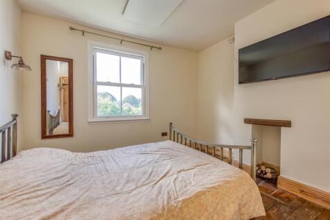 458 Himley Road-Bedroom 1.jpg
