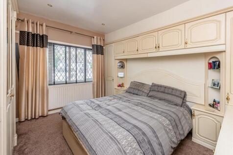 23 Hinckes Road-bed1.jpg