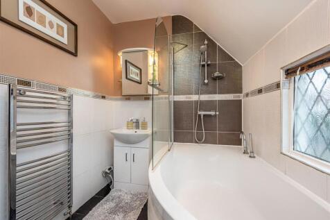 23 Hinckes Road-bath.jpg