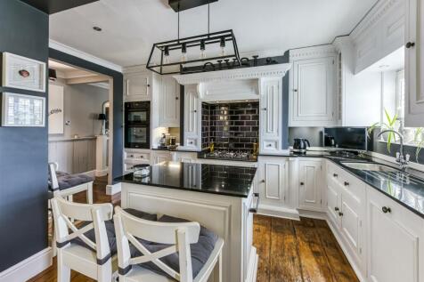 Pennygate-kitchen2.jpg