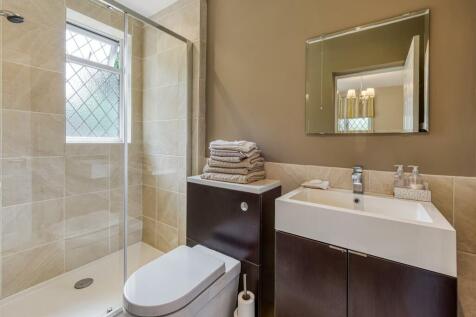 Pennygate-bedroom ensuite.jpg