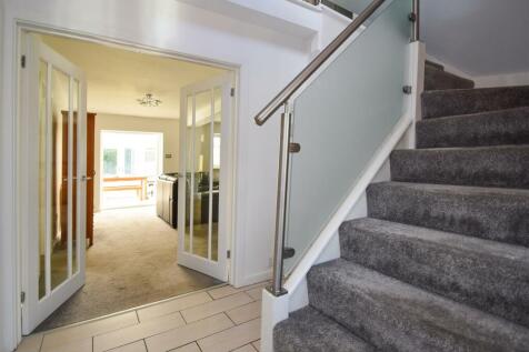 18 Corfton Drive - Hall.jpg