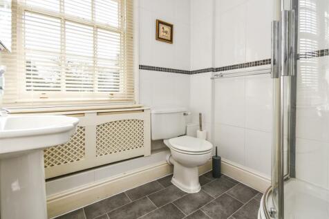 5 Old Hall - En-Suite Shower Room.jpg