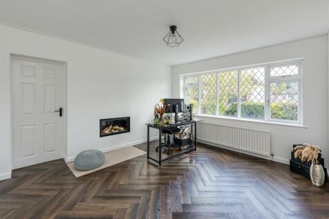 59 Sabrina Road-dining.jpg
