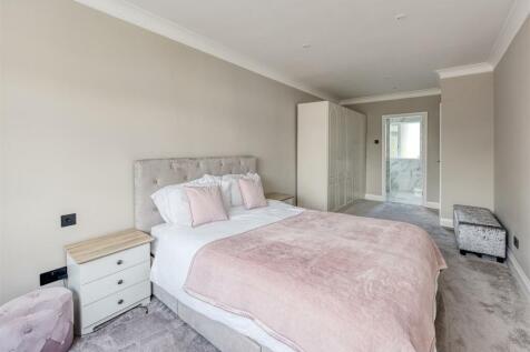 59 Sabrina Road-bed1b.jpg