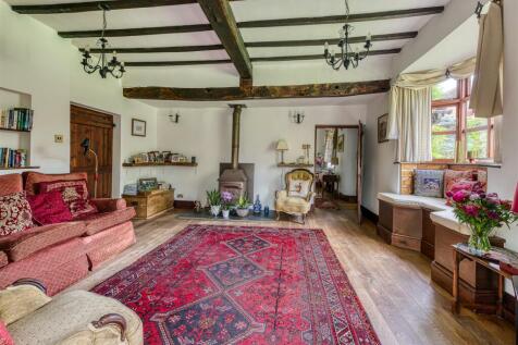 Middle Farmhouse-sitting2.jpg