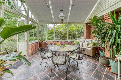 Middle Farmhouse-conservatory1.jpg