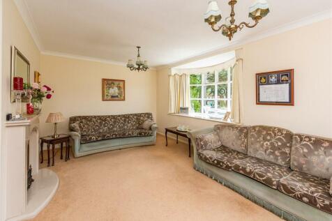 1 Fairfield Drive-Lounge.jpg