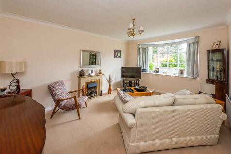 1 Fairfield Drive-SittingRoom.jpg