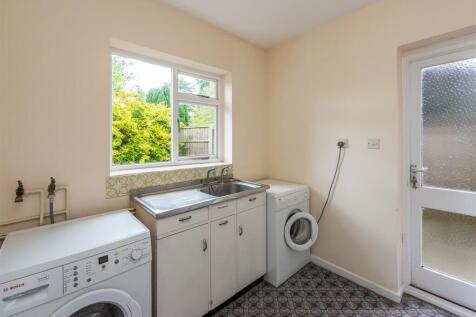 1 Fairfield Drive-Laundry.jpg