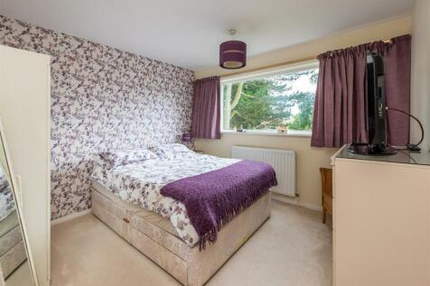 1 Fairfield Drive-Bedroom1.jpg