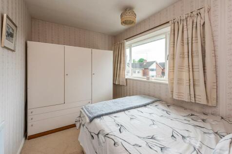 1 Fairfield Drive-Bedroom2.jpg