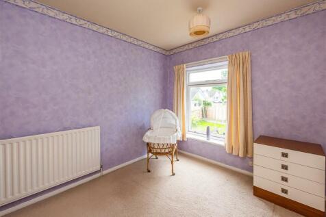 1 Fairfield Drive-Bedroom3.jpg