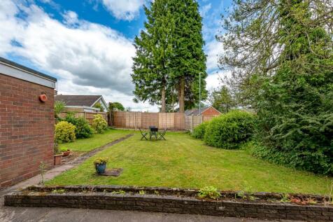 1 Fairfield Drive-Garden1.jpg