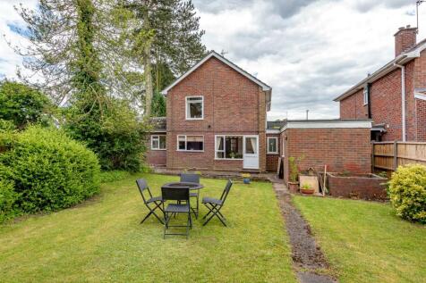 1 Fairfield Drive-Garden2.jpg