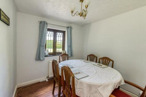 Sweet Turf Cottage-DiningRoom A.jpg