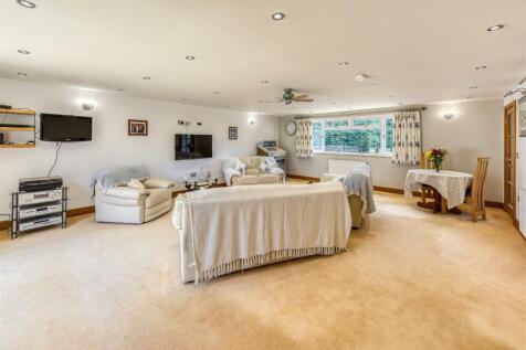 Heathlands-reception room1.jpg